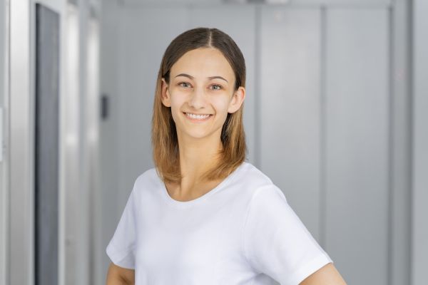 Jessica Madonia <br>(Prof. Eckardt)